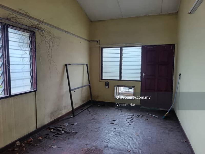 2-storey Terraced House for Sale in Taman Pegawai, Sitiawan by Vincent Har - iProperty.com.my