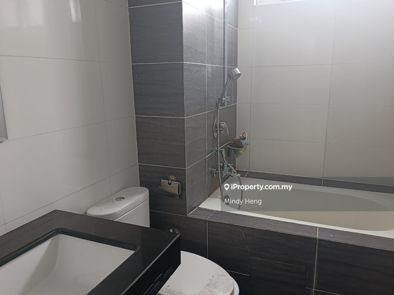 Kediaman Servis untuk Dijual di Molek Pulai oleh Mindy Heng - iProperty.com.my