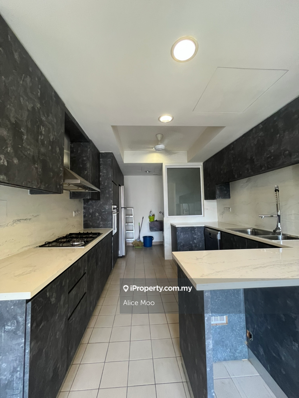 For Sale - Hampshire Park Condominium