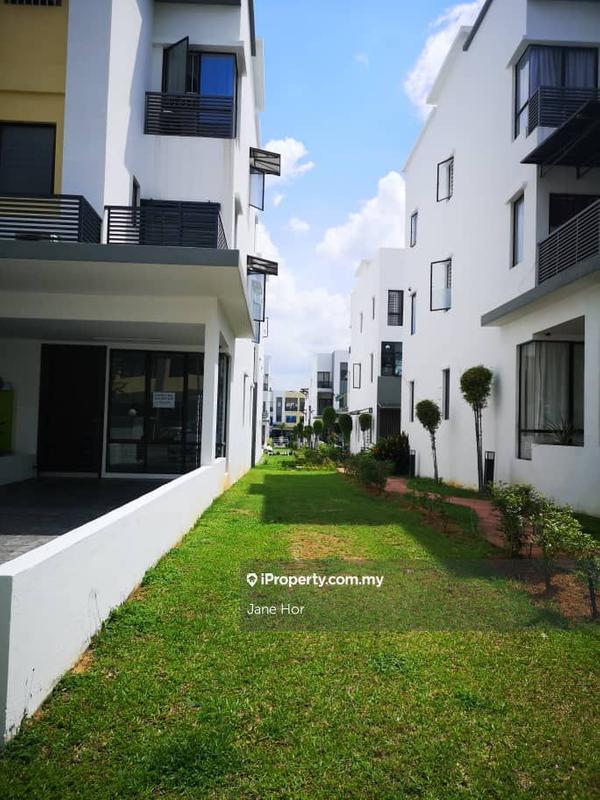 Townhouse for Sale in Puchong, Selangor by Jane Hor - iProperty.com.my