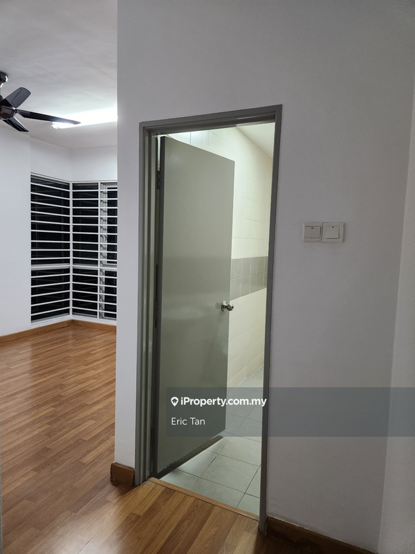 Service Residence for Sale in Garden @ One South by Eric Tan - Master bedroom - iProperty.com.my