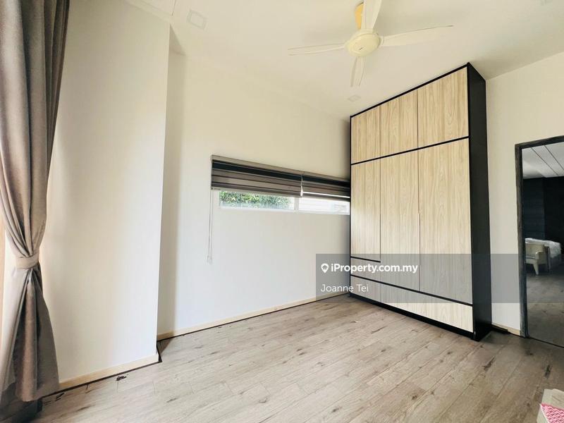 Bungalow House for Sale in Lakefront Villa, Cyberjaya by Joanne Tei - iProperty.com.my
