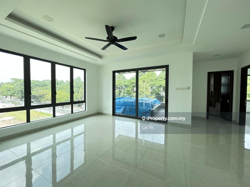 Bungalow House for Sale in Subang Heights, Subang Jaya by Lai Yk - iProperty.com.my