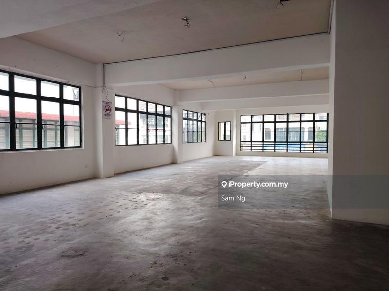 For Rent - USJ 9 Subang Jaya's 3 Storey Shop For Rent