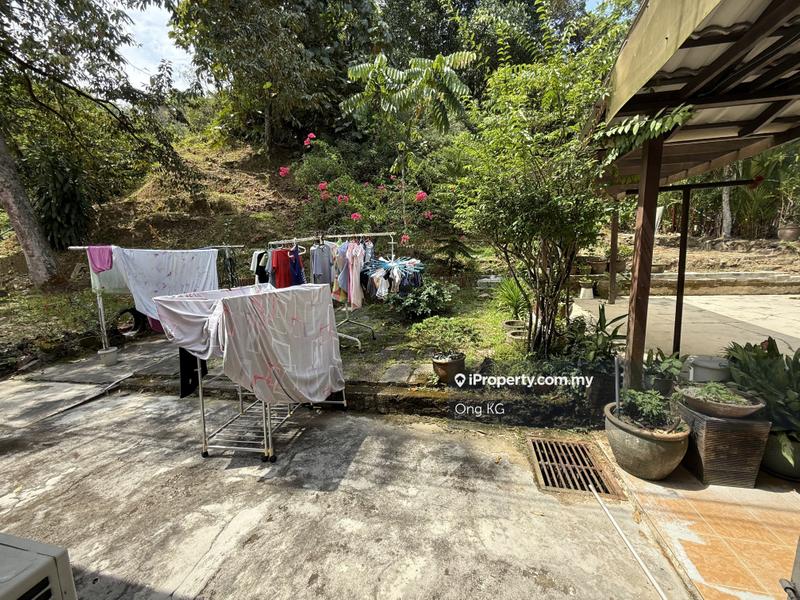 Rumah Teres 2.5-Tingkat untuk Dijual di BANDAR PUCHONG JAYA, Puchong oleh Ong KG - wide backyard - iProperty.com.my