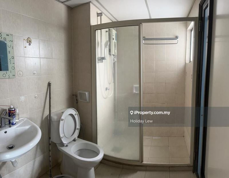 Condominium for Sale in Amadesa Resort Condominium by Holiday Lew - iProperty.com.my