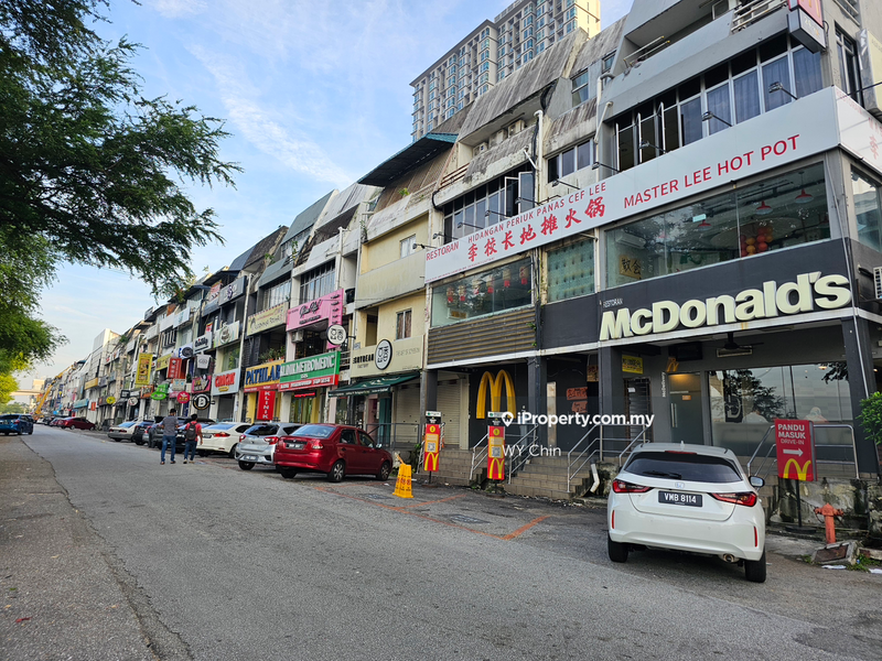 For Sale - 3 STOREY HIGH TRAFFIC LOCATION,ROi 4% SUBANG JAYA SS 15,SS15