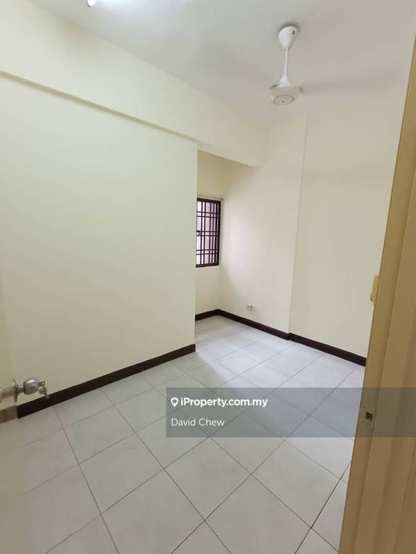 Service Residence for Sale in Diamond Residences by David Chew - iProperty.com.my