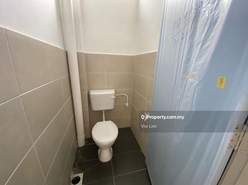 Shop / Office untuk Dijual di Taman Saujana, Kluang oleh Vivi Lim - iProperty.com.my