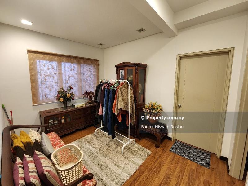 Rumah Berkembar untuk Dijual di Anjung Suasana Bandar Seri Putra Bangi, Bangi oleh Badrul Hisyam Roslan - iProperty.com.my