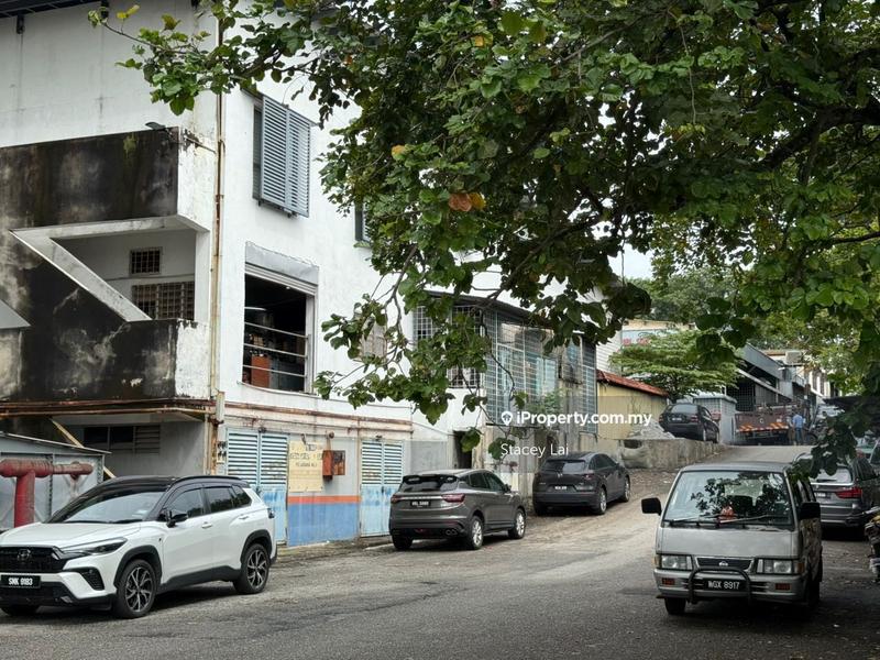 Terrace Factory for Sale in Taman Bukit Serdang, Seri Kembangan by Stacey Lai - iProperty.com.my