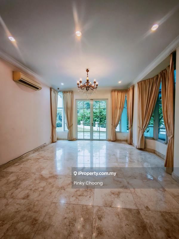 Bungalow House for Sale in Sierramas, Sungai Buloh by Pinky Choong - Living Room - iProperty.com.my