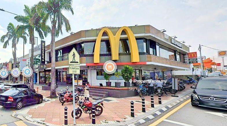 For Rent - Prime Location-Ground Floor Shop for Rent at Jalan Telawi, Jalan Maarof