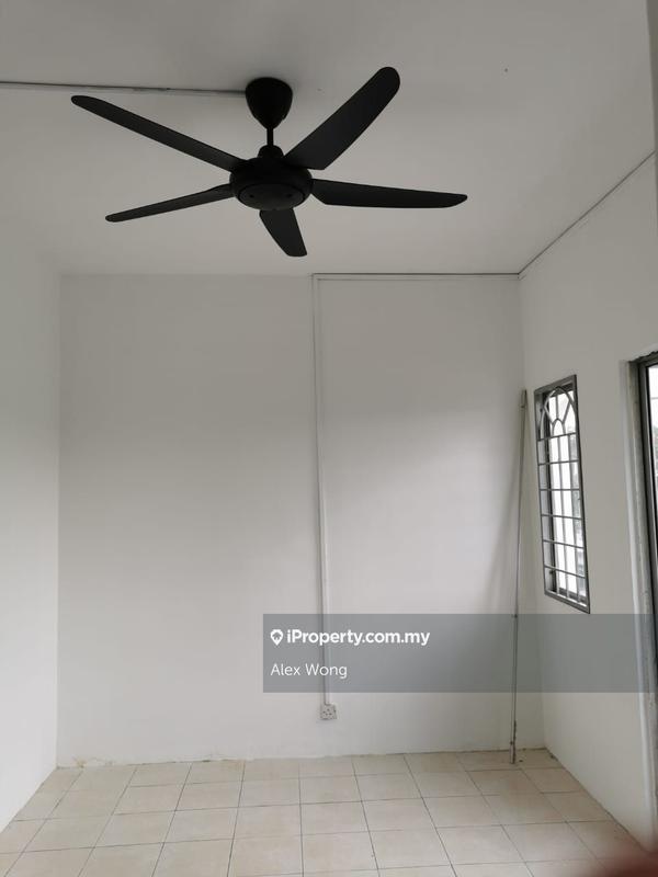 2-storey Terraced House for Sale in seri kembangan, taman lestari putra, Seri Kembangan by Alex Wong - iProperty.com.my