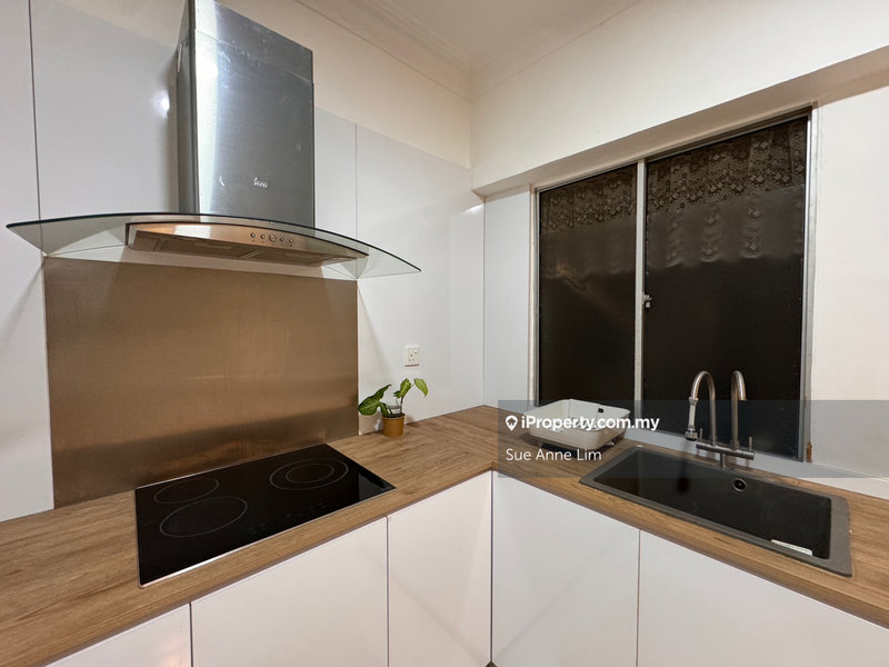 For Sale - Villa Emas