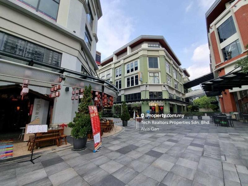 For Sale - Plaza Arkardia