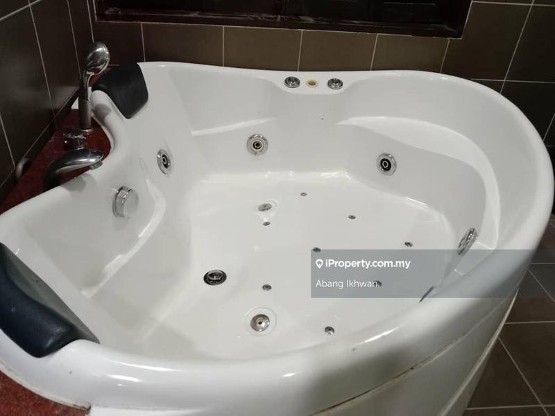 Service Residence for Sale in Gold Coast Morib Resort by Abang Ikhwan - iProperty.com.my