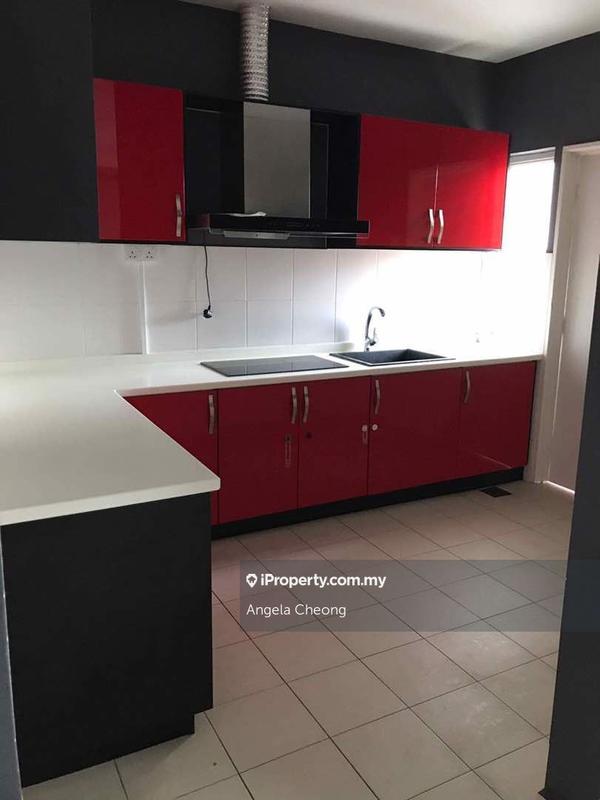 Townhouse for Sale in Kampung Sungai Kayu Ara, Petaling Jaya by Angela Cheong - iProperty.com.my