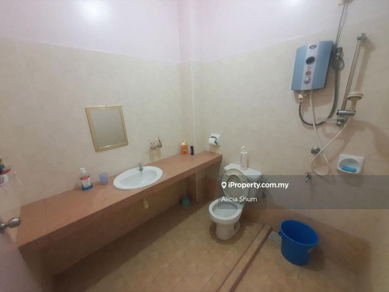 Rumah Teres untuk Dijual di Taman Bukit Jaya, Ulu Tiram oleh Alicia Shum - iProperty.com.my