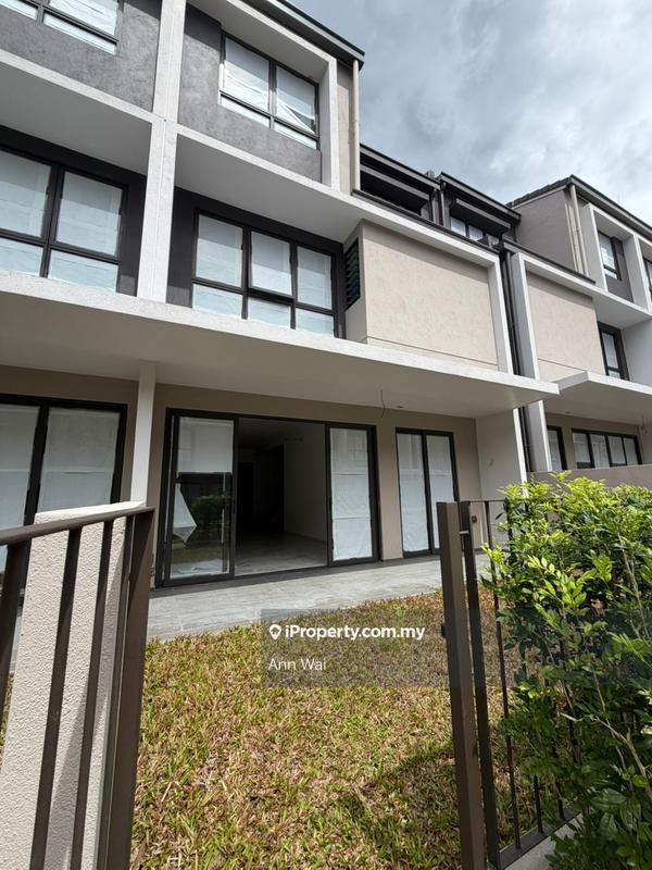 Rumah Teres 3-Tingkat untuk Dijual di Jia Residences, Seri Kembangan oleh Ann Wai - iProperty.com.my