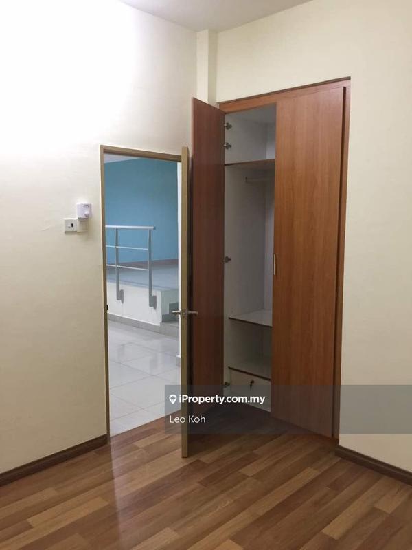 Kondominium untuk Dijual di Bayan Villa, Seri Kembangan oleh Leo Koh - iProperty.com.my