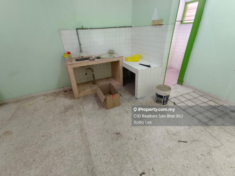 Rumah Berangkai 1 Tingkat untuk Dijual di Taman Overseas Union (Taman Oug), Jalan Klang Lama (Old Klang Road) oleh BoBo Lee - iProperty.com.my