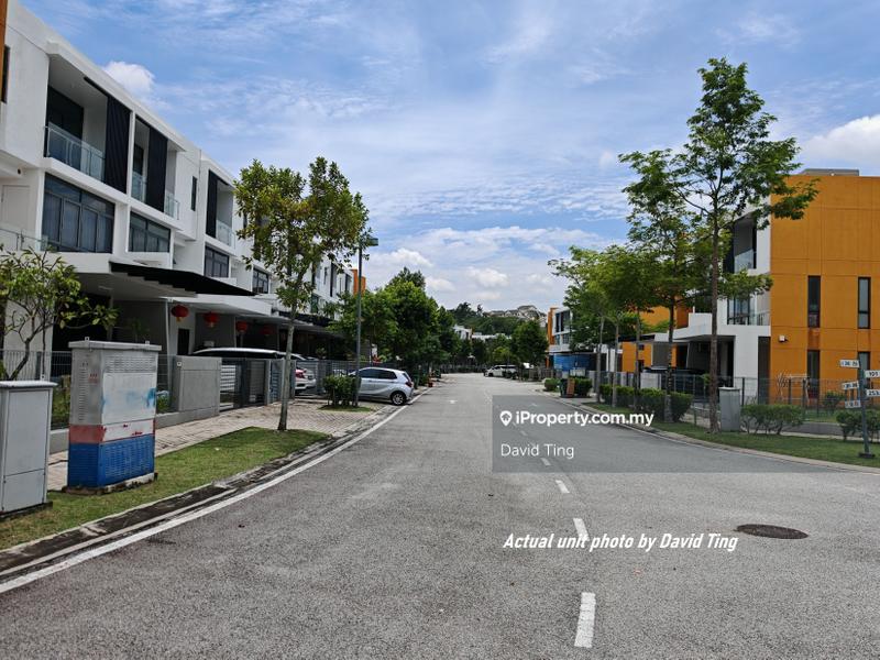 Rumah Berangkai 3 Tingkat untuk Dijual di Lake Fields, Sungai Besi oleh David Ting - iProperty.com.my