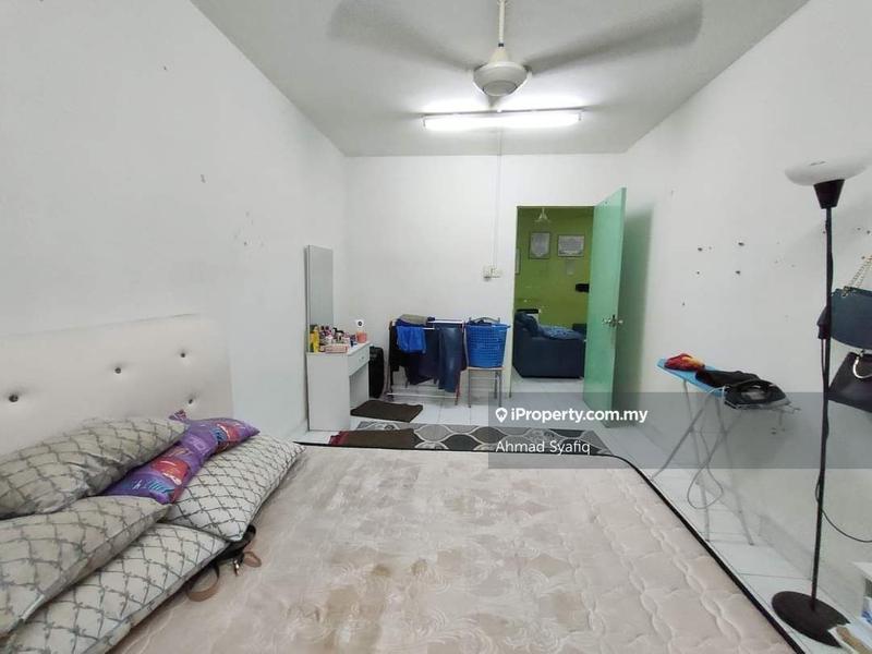 Rumah Pangsa untuk Dijual di Flat PKNS Seksyen 8 oleh Ahmad Syafiq - iProperty.com.my