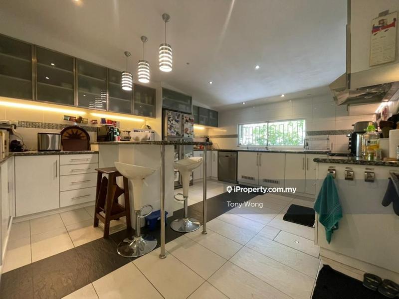 Rumah Berkembar untuk Dijual di Bundusan Golf Garden Semi-D, Penampang oleh Tony Wong - iProperty.com.my