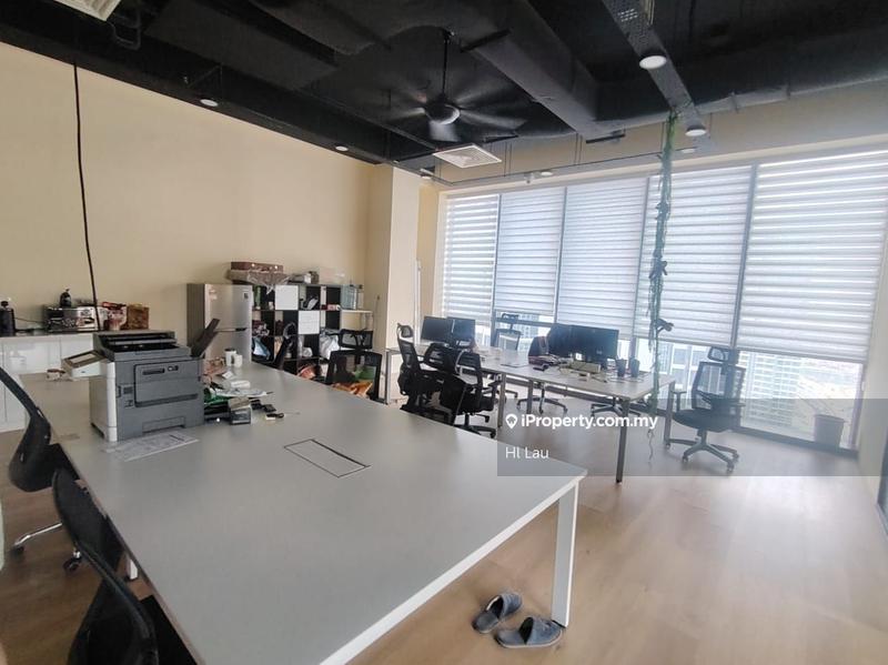 For Rent - Renovated Spacious Corner Office @ EkoCheras Mall