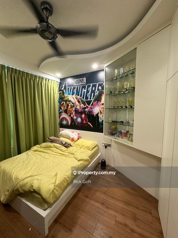 For Sale - Gurney Paragon