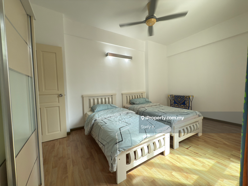 Condominium for Sale in The Waterfront Condominium by Stefy K - iProperty.com.my