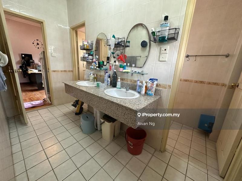 Rumah Berkembar untuk Dijual di Taman Taming Indah, Bandar Sungai Long oleh Aivan Ng - iProperty.com.my