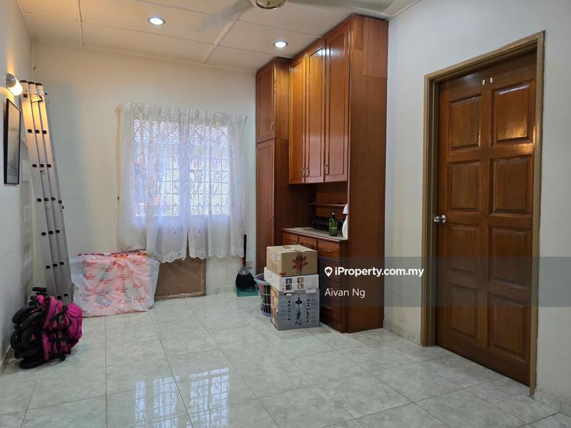 Rumah Berkembar untuk Dijual di Taman Taming Jaya, Balakong oleh Aivan Ng - iProperty.com.my