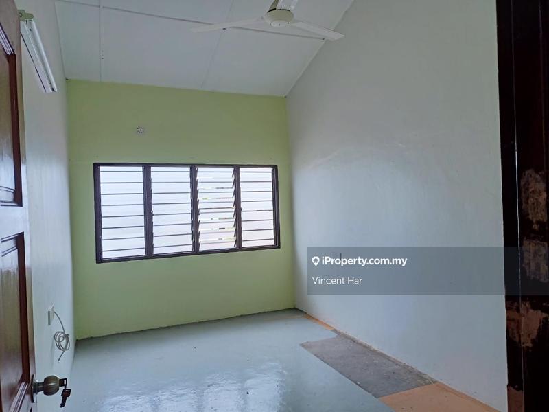 2-storey Terraced House for Sale in Taman Pegawai, Sitiawan by Vincent Har - iProperty.com.my