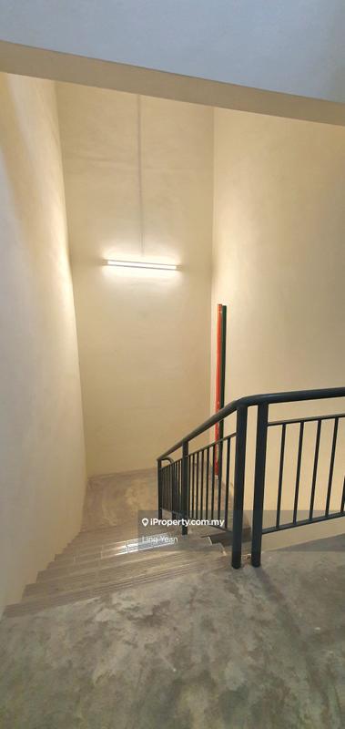 Shop / Office untuk Dijual di Pusat Bandar Putra Permai, Seri Kembangan oleh Ling Yean - iProperty.com.my