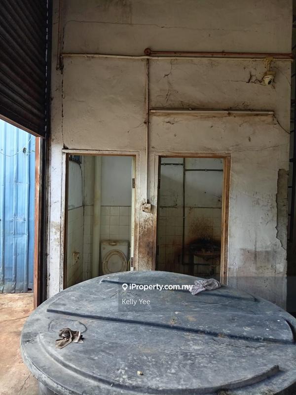 For Rent - 1.5 Storey Light Industrial Shoplot @ Taman Perindustrian Ringan Usahajaya for Rent