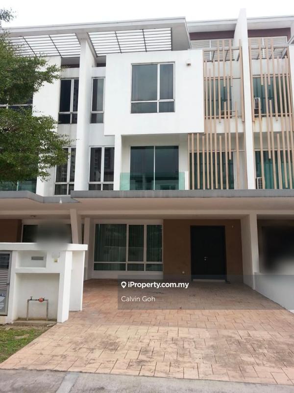 Rumah Teres 3-Tingkat untuk Dijual di Cassia Garden Residence, Presint 11 oleh Calvin Goh - iProperty.com.my