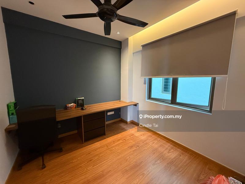 For Sale - Lake Point Residence