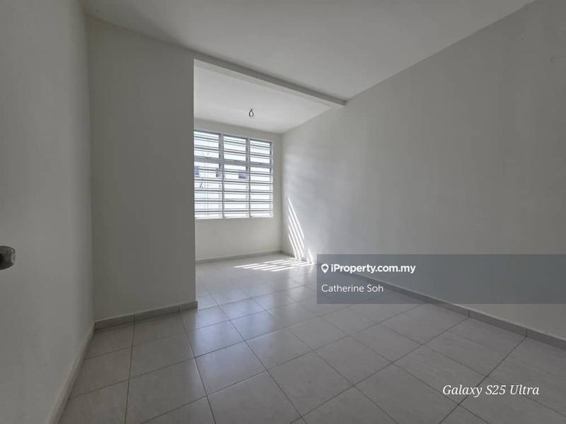 Rumah Teres 2-Tingkat untuk Dijual di Kawasan Perindustrian Tangga Batu, Tangga Batu oleh Catherine Soh - iProperty.com.my