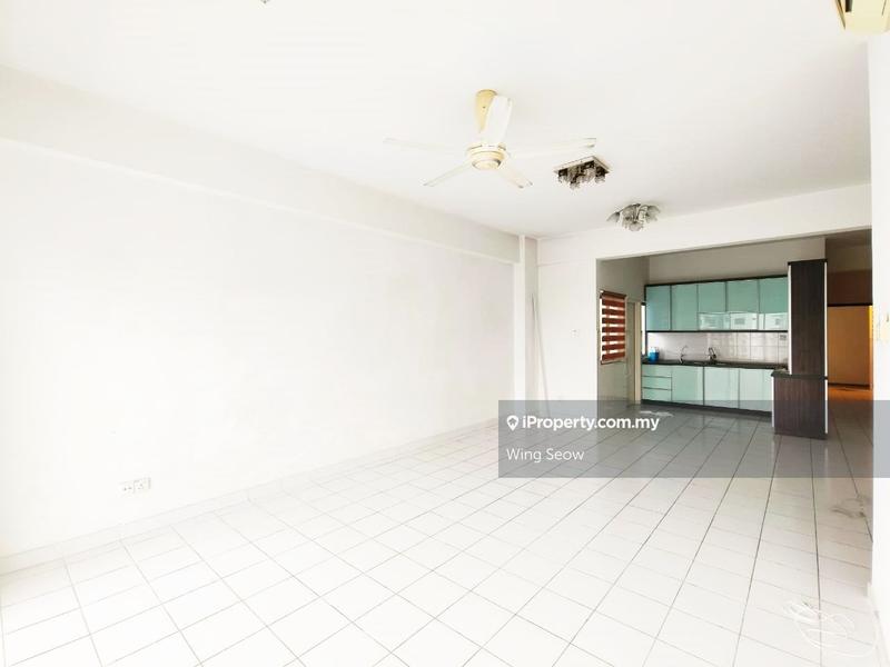 For Sale - Plaza Menjalara