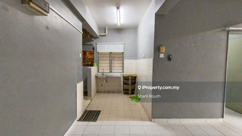Apartment for Sale in Pangsapuri Putra Raya by Sharil Routh - iProperty.com.my