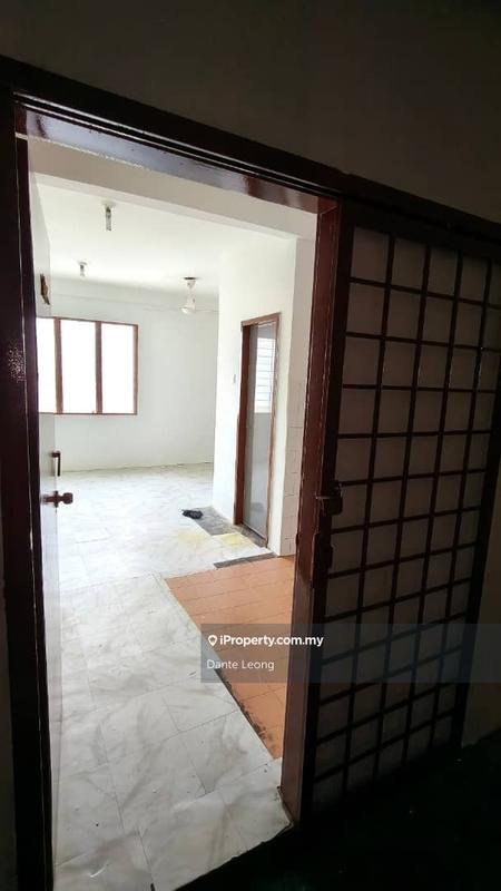 Apartment for Sale in Seri Ayu Apartment by Dante Leong - iProperty.com.my