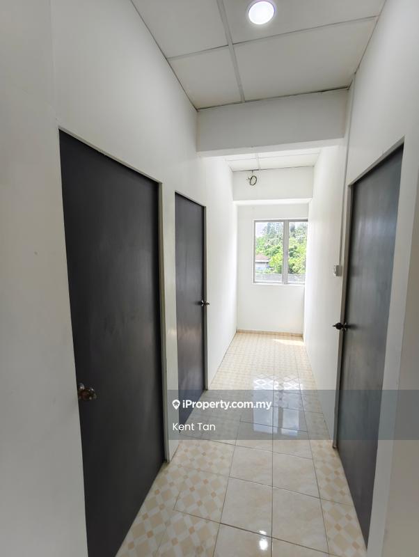 Shop-Office for Rent in Taman Pinggiran Putra, Seri Kembangan by Kent Tan - iProperty.com.my
