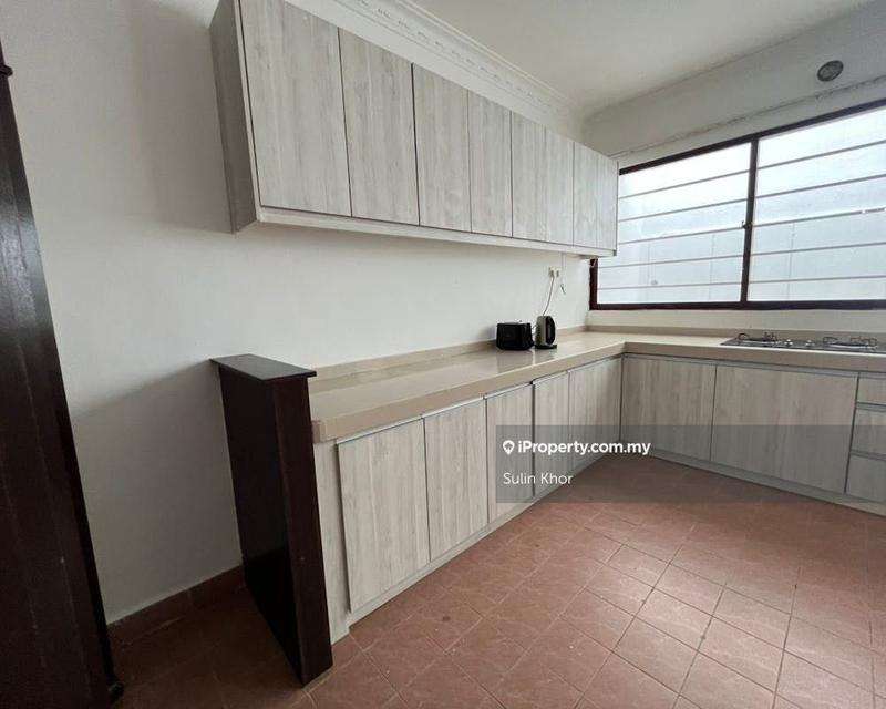 Rumah Berkembar untuk Dijual di Bandar Putra Permai, Seri Kembangan oleh Sulin Khor - iProperty.com.my