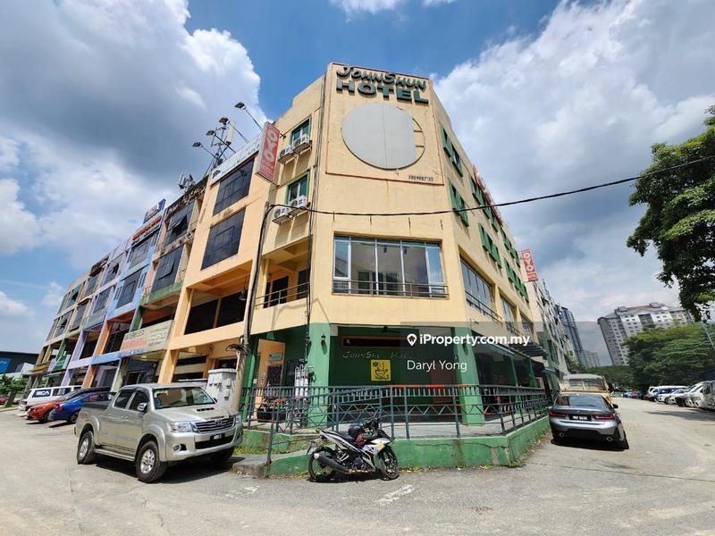For Rent - VALUE DEAL: 4 Storey Corner lot Hotel for RENT