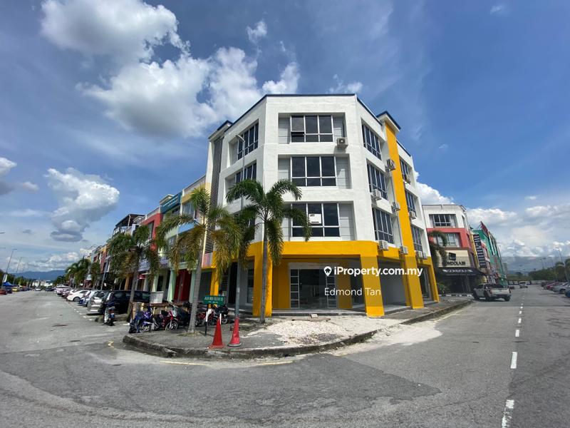 For Sale - Bandar Meru Raya Ipoh 4 Storey Corner Shop With Lift FOR SALE
