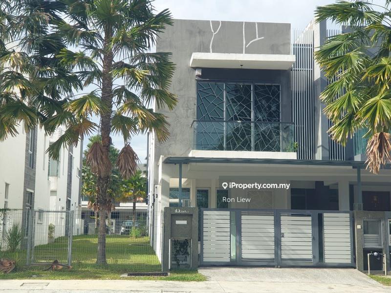 Rumah Teres 2-Tingkat untuk Dijual di Bandar Putra Permai, Seri Kembangan oleh Ron Liew - iProperty.com.my