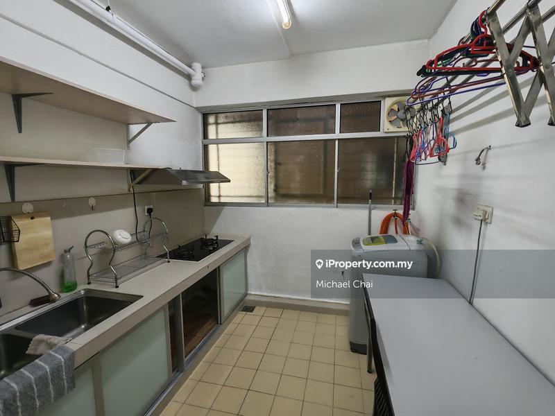 For Rent - Koi Tropika