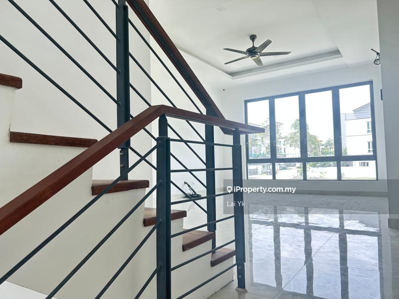 Bungalow House for Sale in Subang Heights, Subang Jaya by Lai Yk - iProperty.com.my